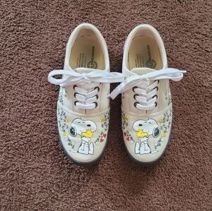 Bradford Exchange 2014 Schulz Peanuts Snoopy Sneakers Shoes Women’s Size 6.5